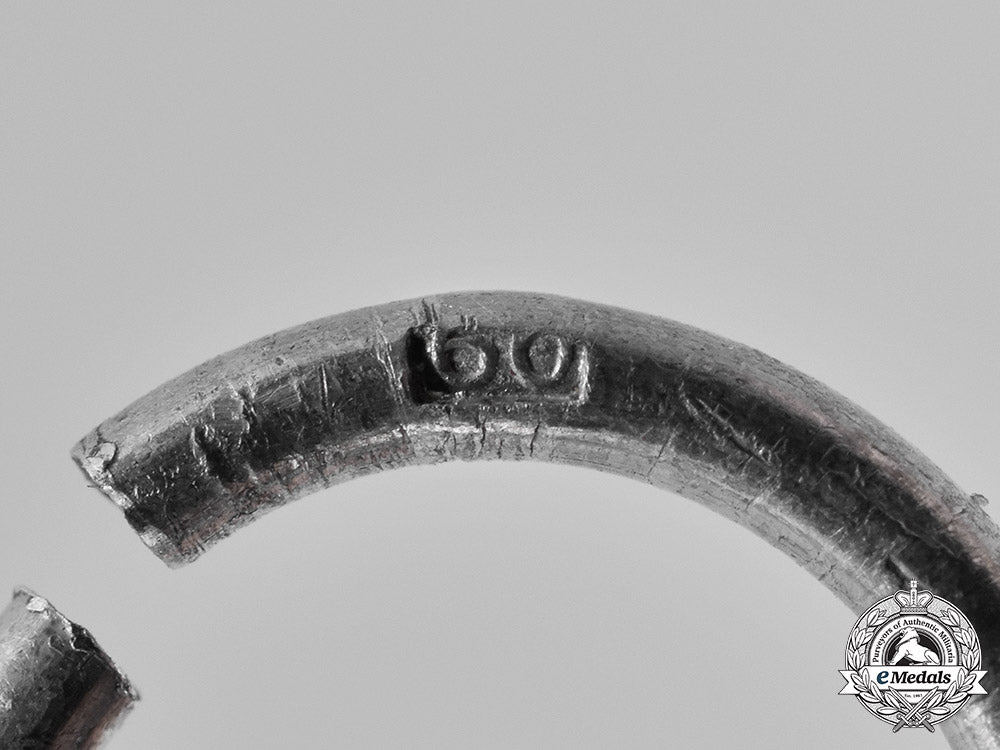 germany._an_air_raid_defence“_luftschutz”_medal:_second_class;_heavy_version_c18-024800