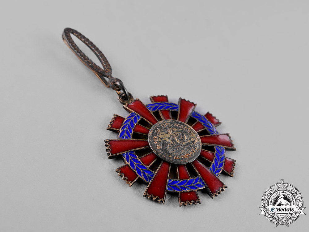 ecuador,_republic._a_national_order_of_merit,_iii_class_commander,_c.1940_c18-024951_1_1_1