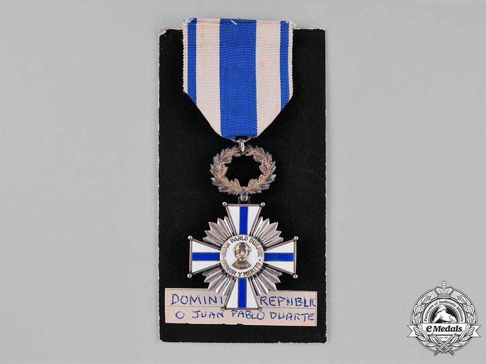 dominican_republic,_rafael_trujillo’s_period._a_merit_order_of_juan_pablo_duarte,_civil_merit,_knight,_c.1945_c18-024965