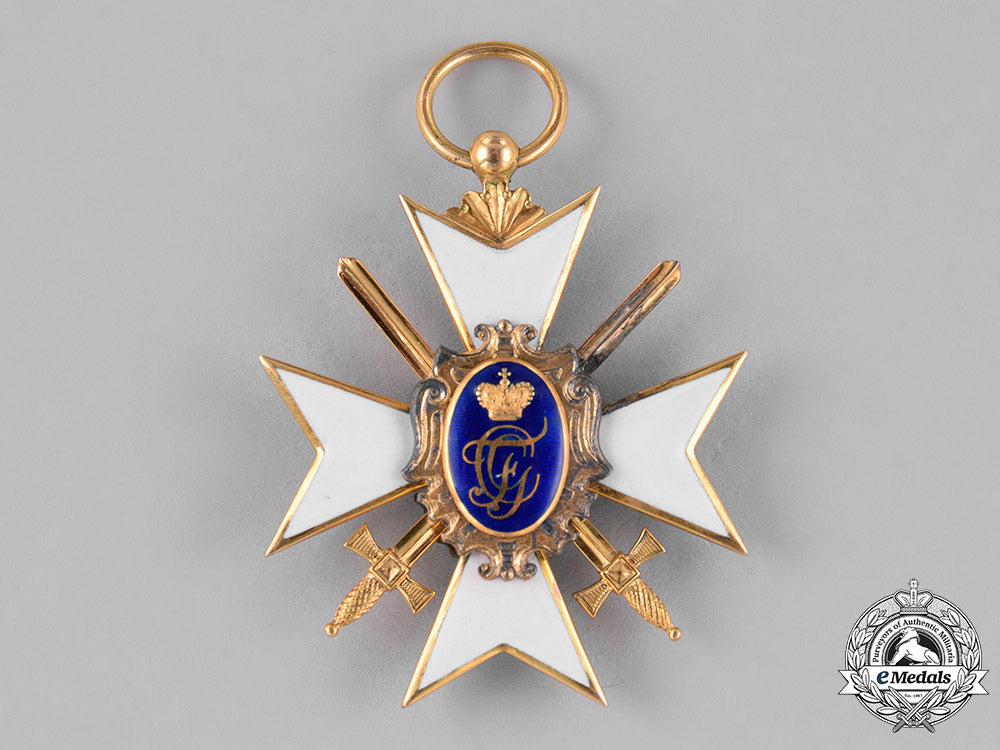 schwarzburg-_sonderhausen._an_honour_cross_in_gold,_second_class_with_swords,_c.1914_c18-024968