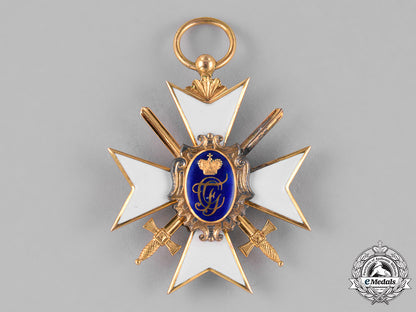 schwarzburg-_sonderhausen._an_honour_cross_in_gold,_second_class_with_swords,_c.1914_c18-024968