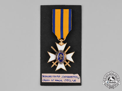 schwarzburg-_sonderhausen._an_honour_cross_in_gold,_second_class_with_swords,_c.1914_c18-024971