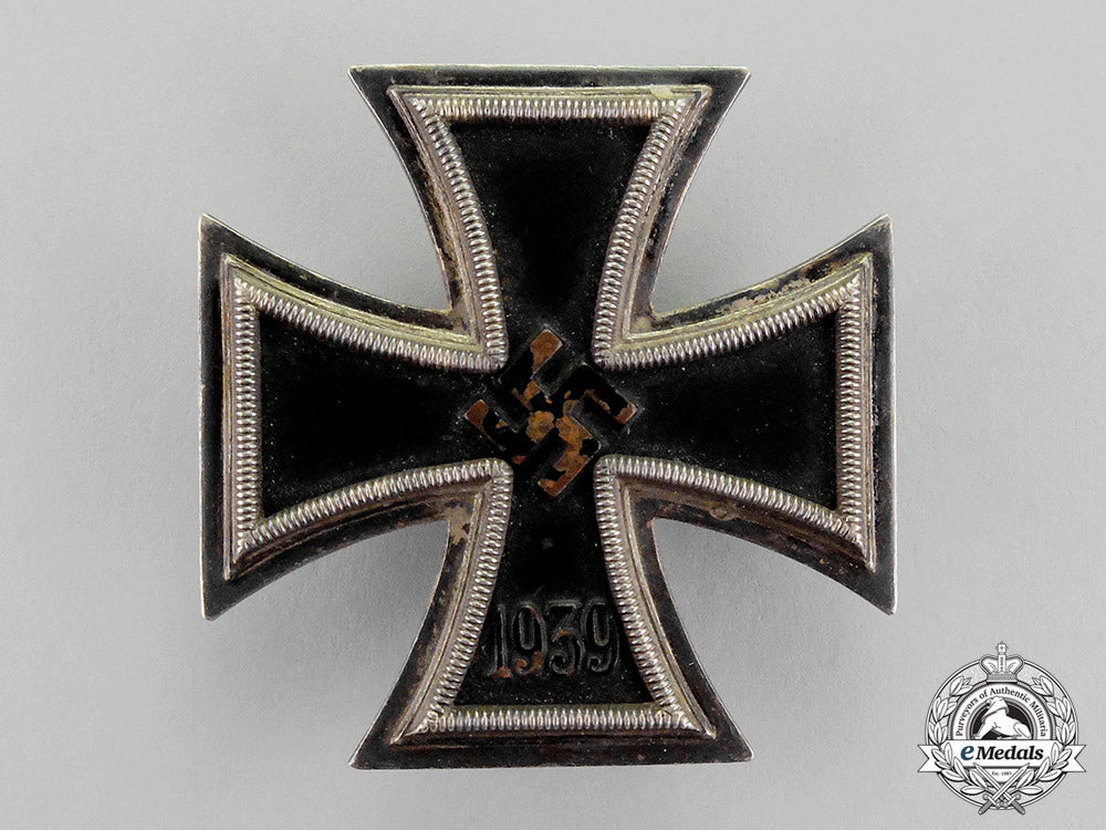 germany._the_dkig&_awards_with_documents_to_artillery_battalion_hauptmann_c18-025