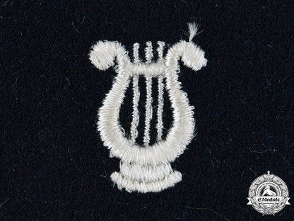united_states._twenty-_five_embroidered_military_items_c18-025147