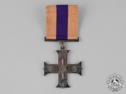 united_kingdom._a_first_war_military_cross,_cased,_to_lieutenant_victor_carrington_lucas,_royal_field_artillery,_kia_during_the_battle_of_messines_c18-025606