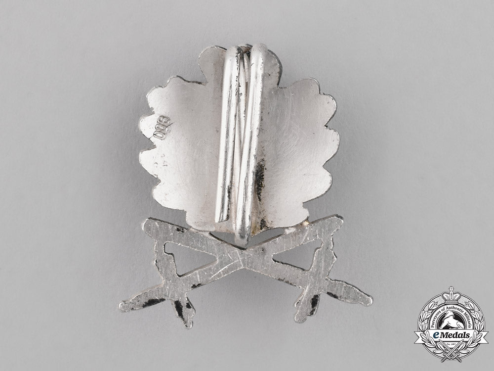 germany,_federal_republic._a_set_of_oakleaves_with_swords_to_the_knights_cross1939,_alternative1957_version_c18-025675_1