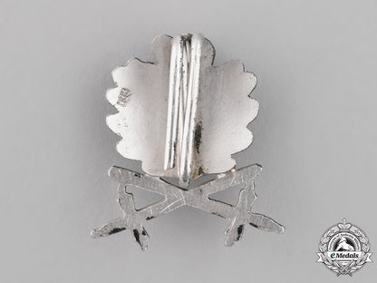 germany,_federal_republic._a_set_of_oakleaves_with_swords_to_the_knights_cross1939,_alternative1957_version_c18-025675_1