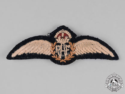 canada._a_royal_canadian_air_force(_rcaf)_pilot_wing_with"_c"_added_c18-025728