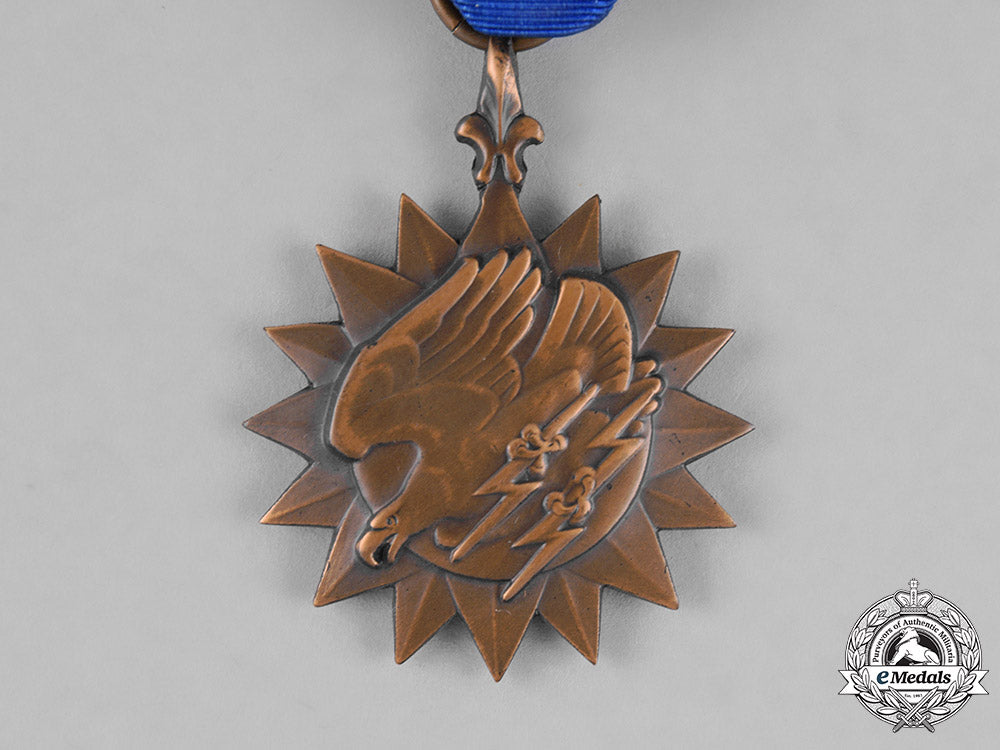 united_states._an_air_medal_to_dfc,_ss_and_bs_recipient2_nd_lieutenant_darby,6147_th_tactical_air_control_kia_c18-025764_1