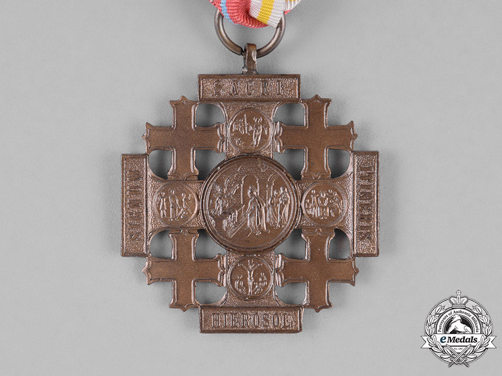 vatican._a_medal_of_the_holy_land,_pilgrims_jerusalem_cross_of_honour,_bronze_grade_c18-025850