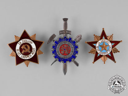 czechoslovakia,_republic._three_badges&_insignia_c18-025857