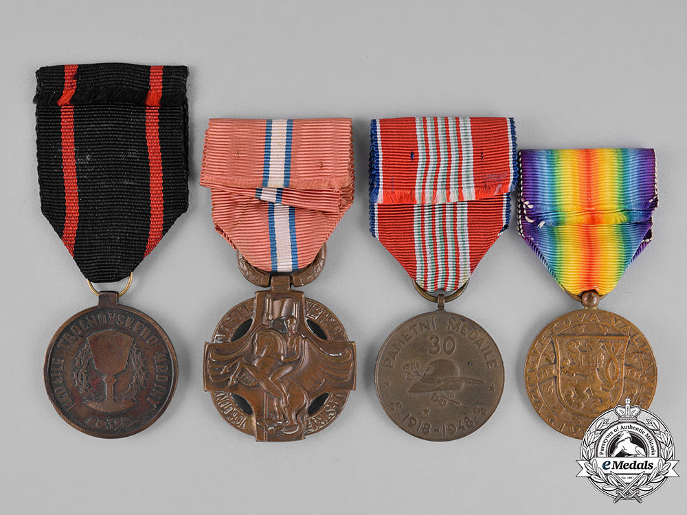 czechoslovakia,_republic._four_awards&_decorations_c18-025868