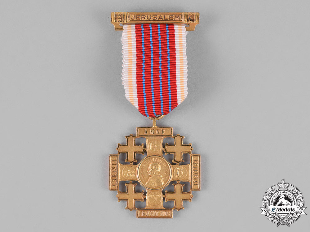 vatican._a_medal_of_the_holy_land,_pilgrims_jerusalem_cross_of_honour,_gold_grade_c18-025881