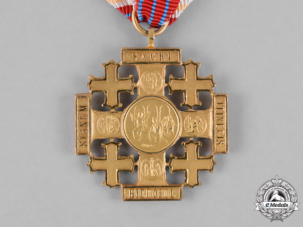 vatican._a_medal_of_the_holy_land,_pilgrims_jerusalem_cross_of_honour,_gold_grade_c18-025883