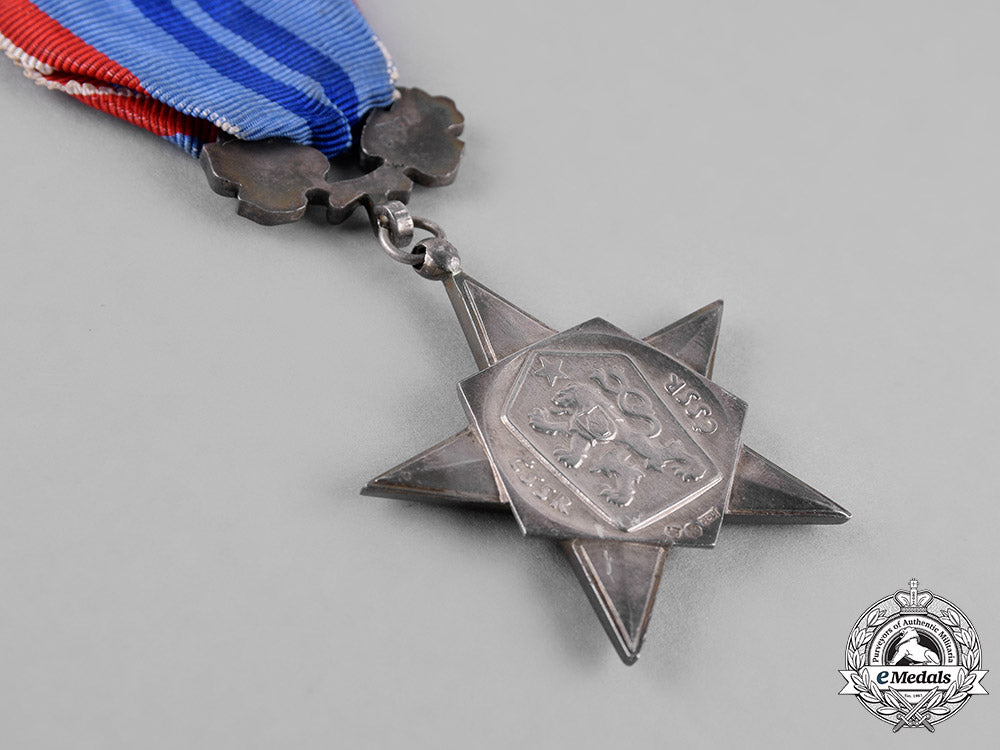 czechoslovakia,_socialist_republic._an_order_of_the_red_star_of_labour_c18-026052_1_1_1