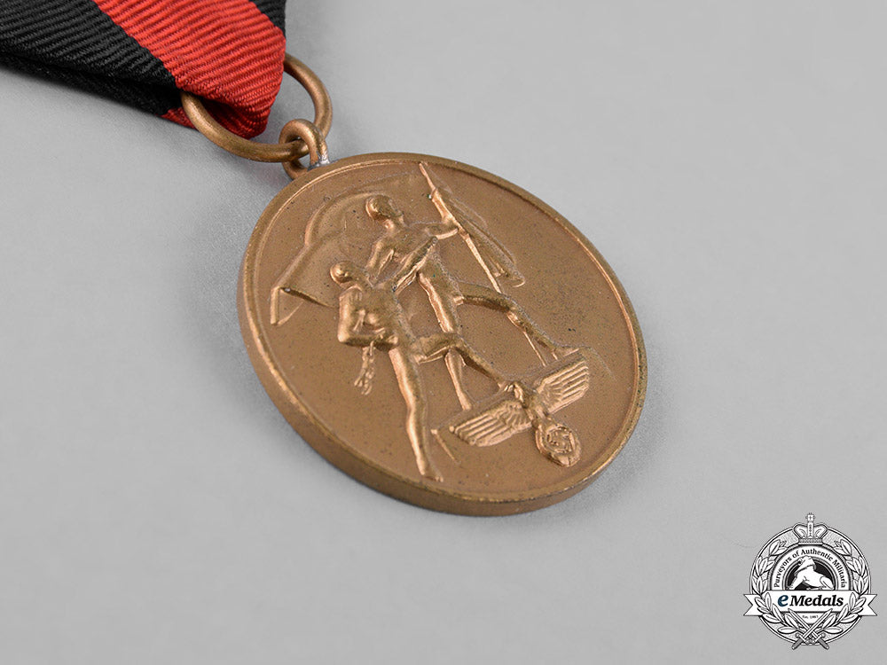germany._a_grouping_of_two_medals_and_awards_c18-026151