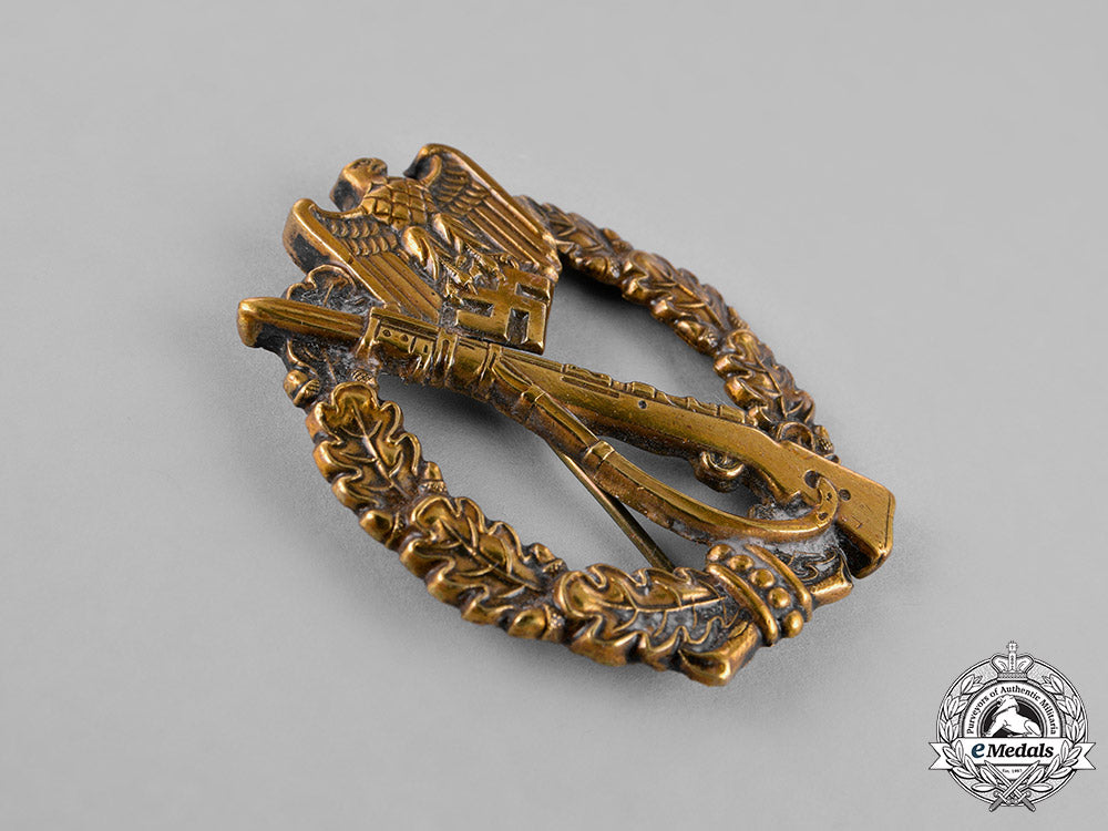 germany._an_early_silver_grade_infantry_assault_badge_c18-026299