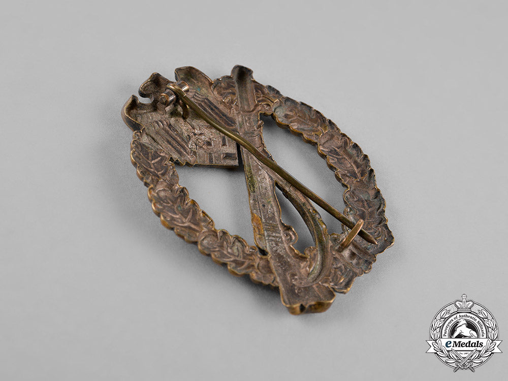 germany._an_early_silver_grade_infantry_assault_badge_c18-026300