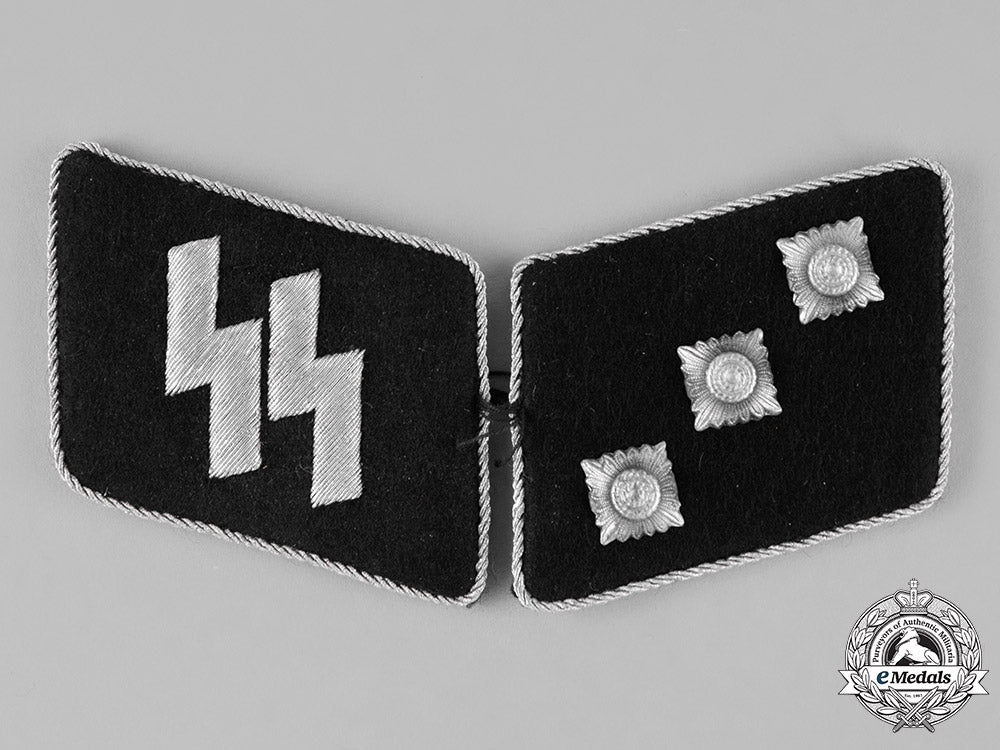 germany._a_set_of_waffen-_ss_untersturmführer_collar_tabs,_un-_issued_c18-026303