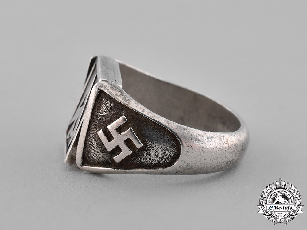 germany,_third_reich._a_silver_sa(_storn_detachment)_supporter’s_ring_with_incognito_functio_c18-026334