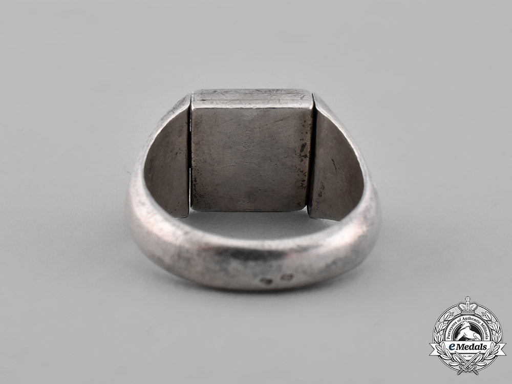 germany,_third_reich._a_silver_sa(_storn_detachment)_supporter’s_ring_with_incognito_functio_c18-026335