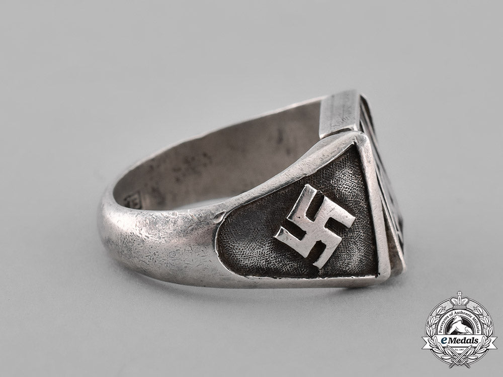 germany,_third_reich._a_silver_sa(_storn_detachment)_supporter’s_ring_with_incognito_functio_c18-026336