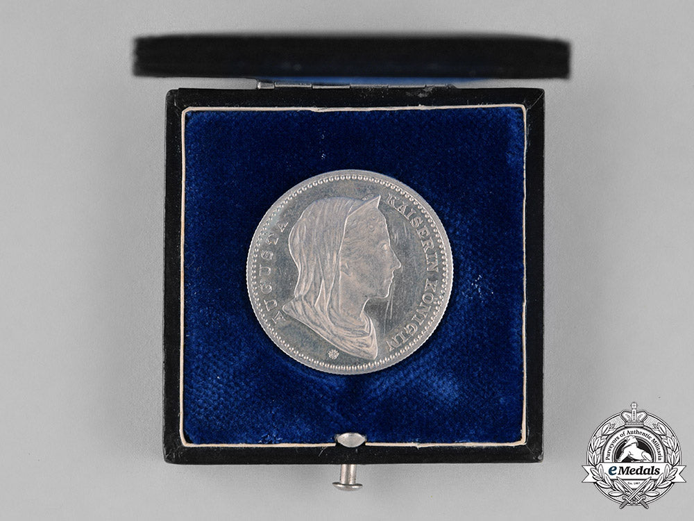 prussia,_state._a_cased_silver_remembrance_medal_for_the_samaritan_queen_augusta_c18-026471