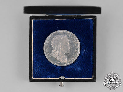 prussia,_state._a_cased_silver_remembrance_medal_for_the_samaritan_queen_augusta_c18-026471