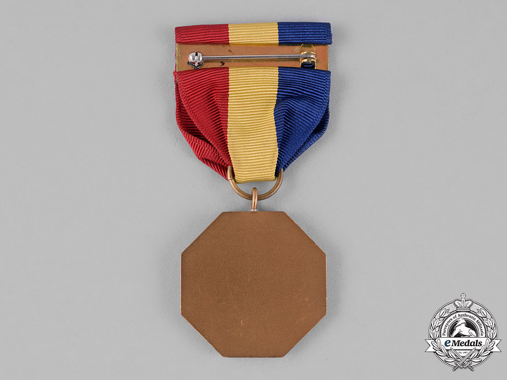 united_states._a_navy_and_marine_corps_medal_c18-026525