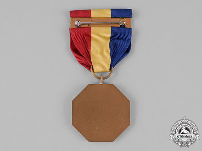 united_states._a_navy_and_marine_corps_medal_c18-026525