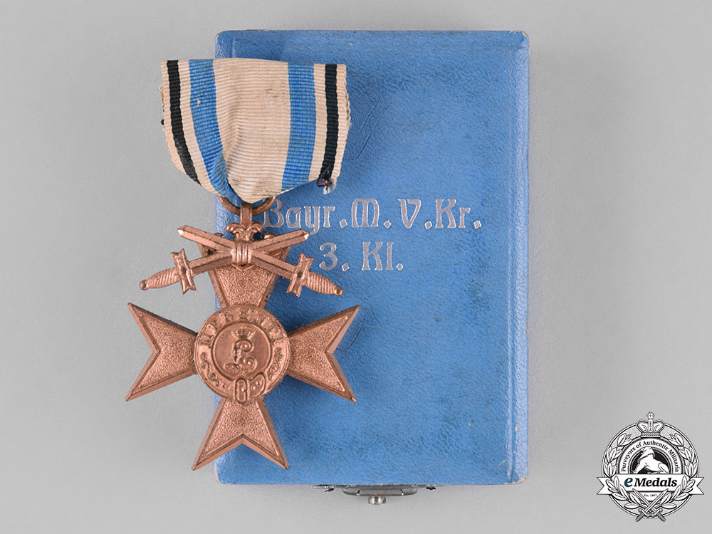 bavaria,_kingdom._a_cased_order_of_military_merit,_war_merit_cross_third_class,_with_swords_c18-026594