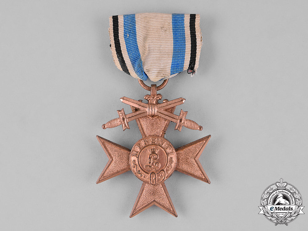 bavaria,_kingdom._a_cased_order_of_military_merit,_war_merit_cross_third_class,_with_swords_c18-026595