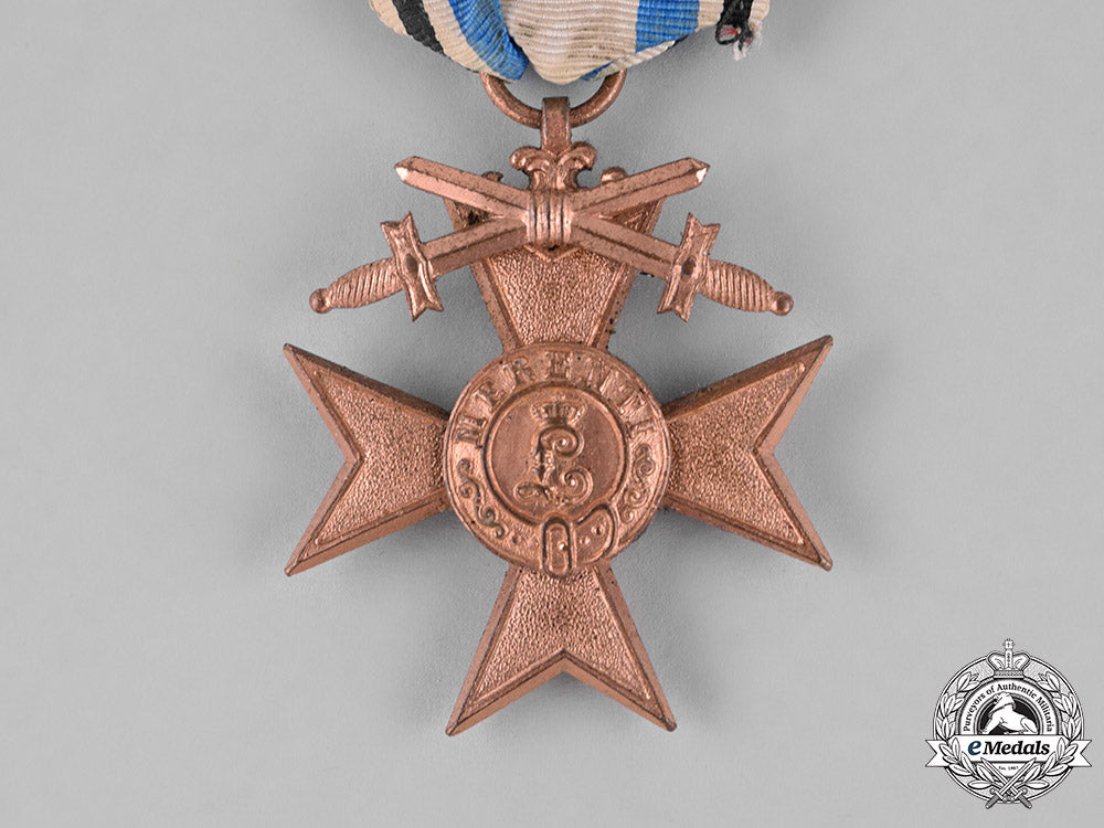 bavaria,_kingdom._a_cased_order_of_military_merit,_war_merit_cross_third_class,_with_swords_c18-026596