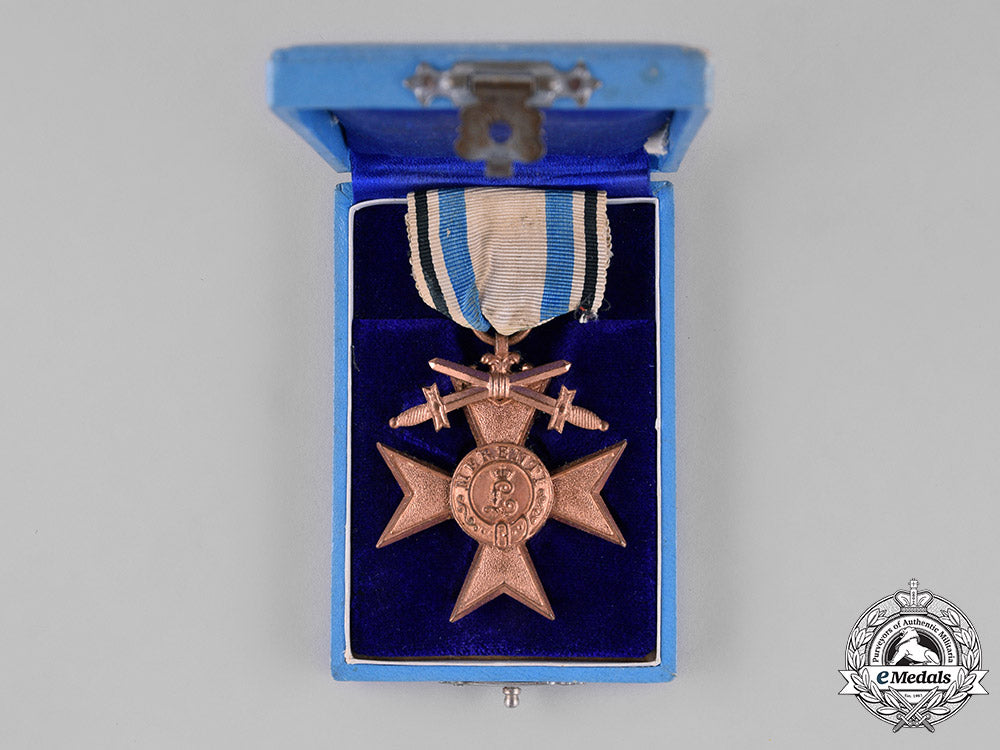 bavaria,_kingdom._a_cased_order_of_military_merit,_war_merit_cross_third_class,_with_swords_c18-026601
