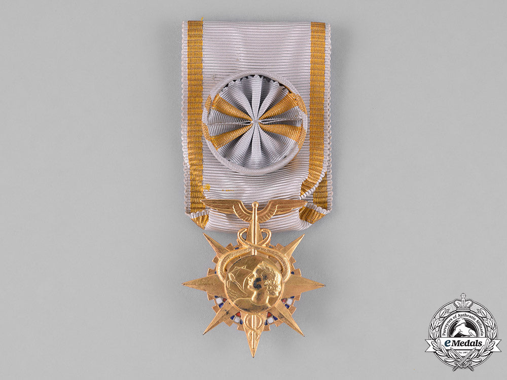 france,_republic._an_order_of_commercial_merit,_officer,_c.1945_c18-026674
