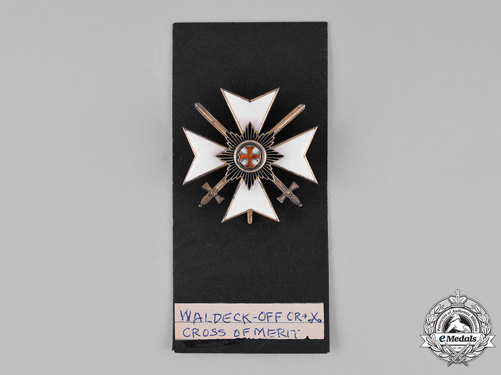 waldeck,_dukedom._an_order_of_merit,_officer’s_cross_with_swords,_c.1914_c18-026750_1_1