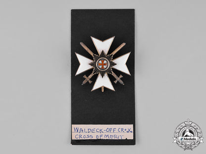 waldeck,_dukedom._an_order_of_merit,_officer’s_cross_with_swords,_c.1914_c18-026750_1_1