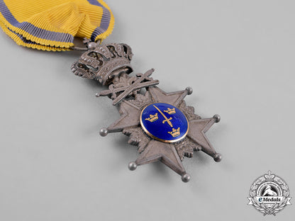 sweden,_kingdom._a_royal_order_of_the_sword,,_silver_cross_with_swords,_c18-026900