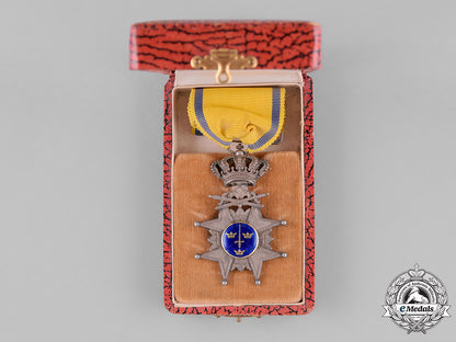 sweden,_kingdom._a_royal_order_of_the_sword,,_silver_cross_with_swords,_c18-026904
