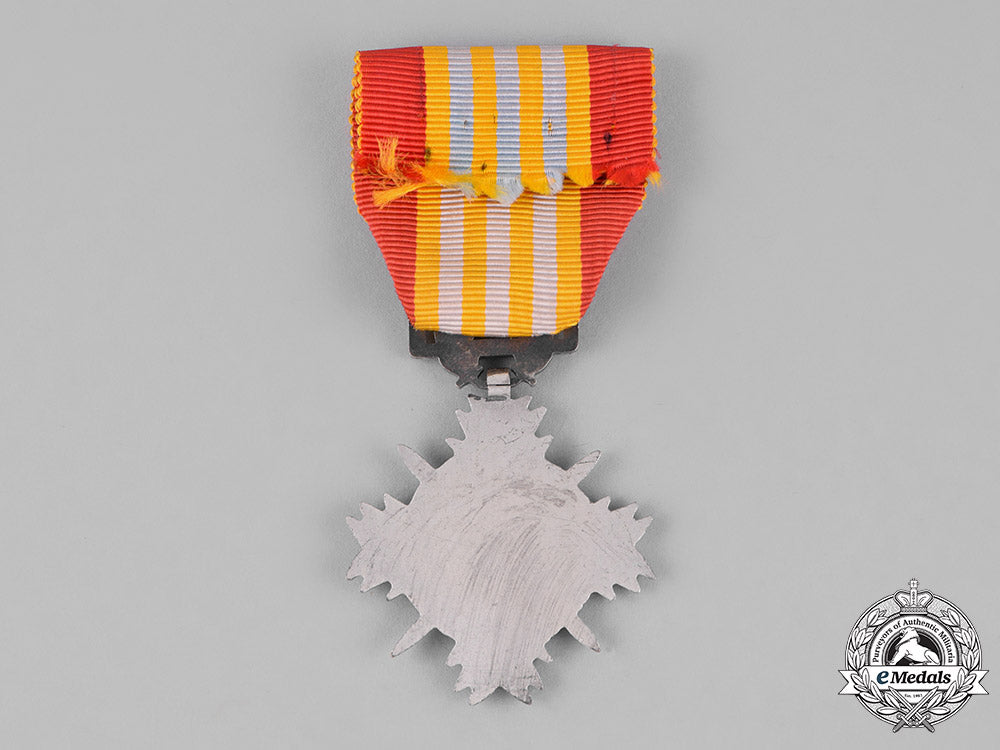 vietnam,_republic._an_armed_forces_medal_of_honour_of_merit,2_nd_class,_c.1960_c18-026944