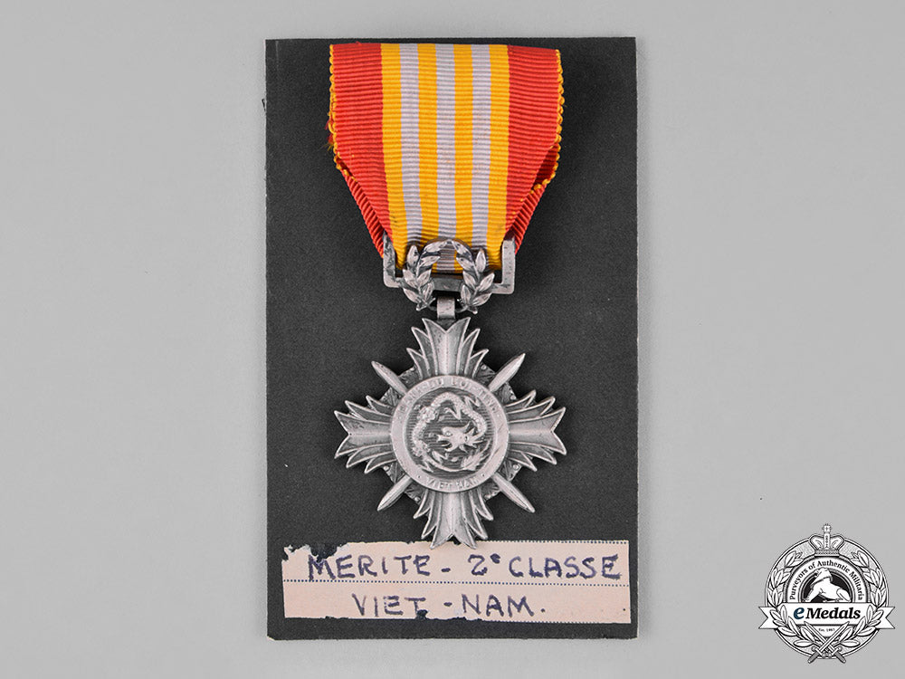 vietnam,_republic._an_armed_forces_medal_of_honour_of_merit,2_nd_class,_c.1960_c18-026946