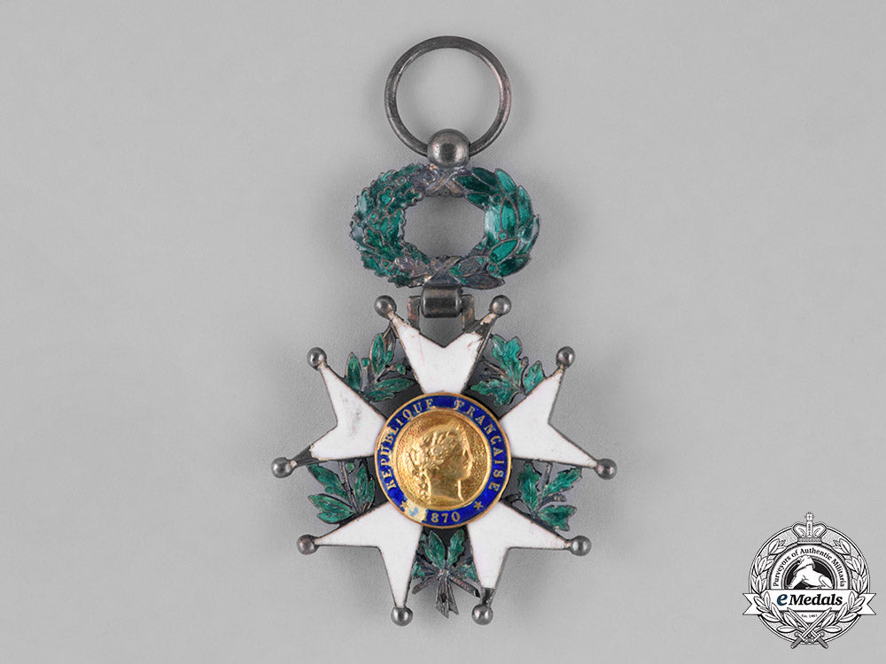 france,_third_republic._a_national_order_of_the_legion_of_honour,_v_class_knight,_c.1900_c18-027054