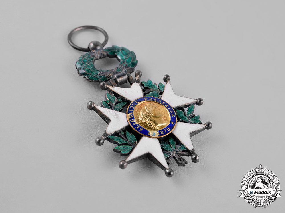 france,_third_republic._a_national_order_of_the_legion_of_honour,_v_class_knight,_c.1900_c18-027056