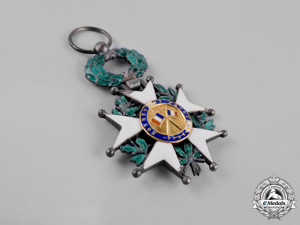 france,_third_republic._a_national_order_of_the_legion_of_honour,_v_class_knight,_c.1900_c18-027057