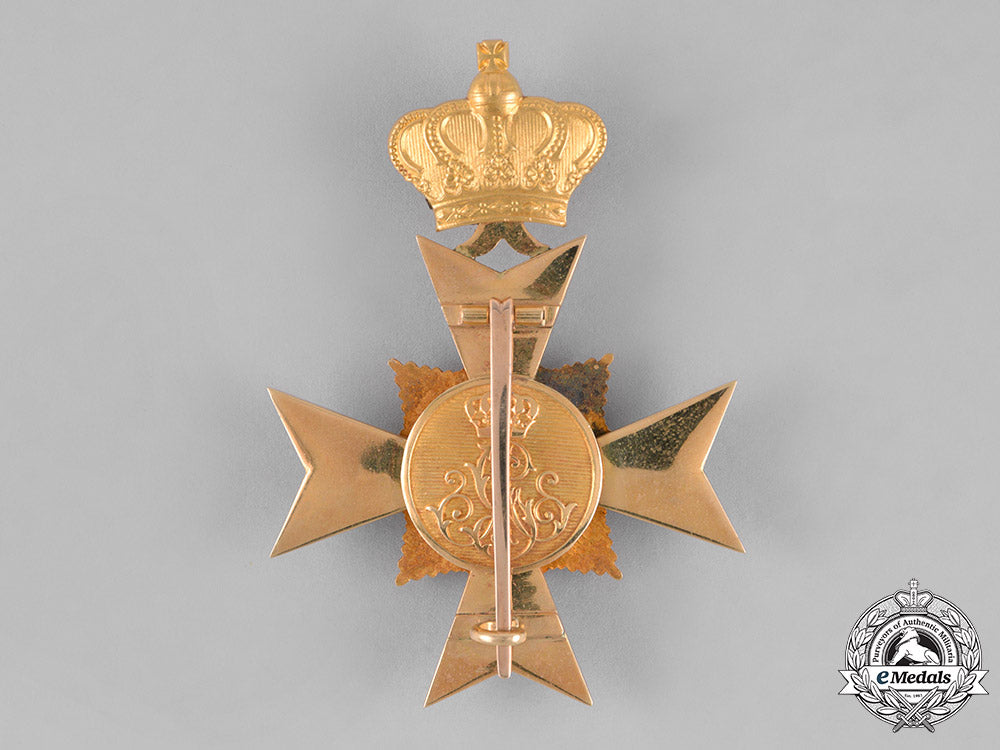 schaumburg-_lippe._a_princley_schaumburg-_lippe_houseorder,_officer's_cross_in_gold,_c.1910_c18-027068