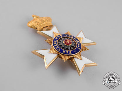 schaumburg-_lippe._a_princley_schaumburg-_lippe_houseorder,_officer's_cross_in_gold,_c.1910_c18-027070