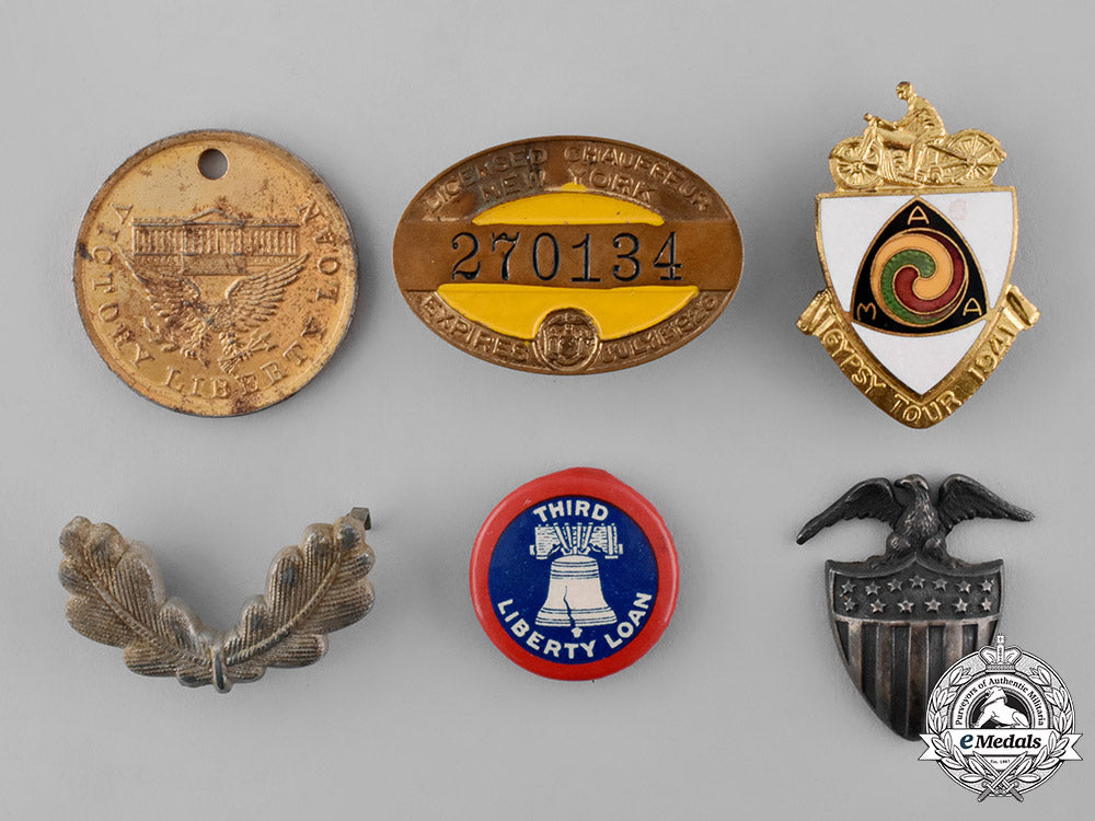 united_states._twenty-_five_insignia,_badges,_and_items_c18-027114