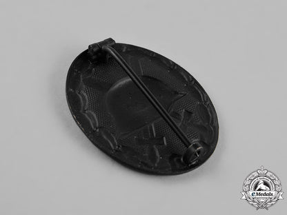 germany,_federal_republic._a_wound_badge,_black_grade,_alternative1957_version_c18-027174