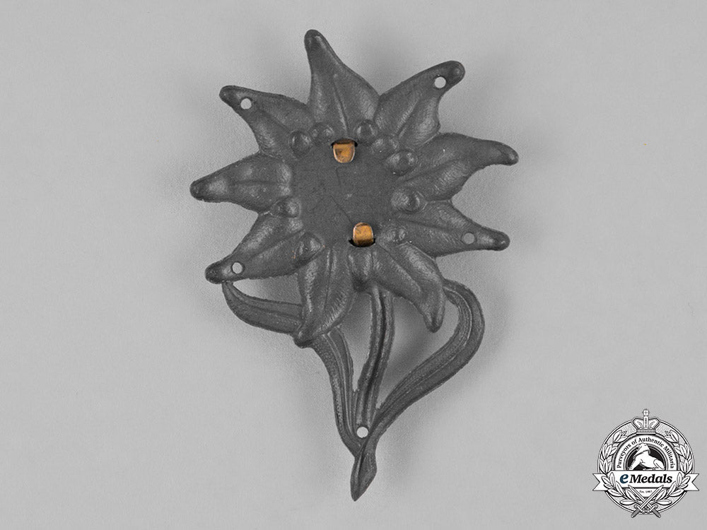 germany._a_three_pieces_of_insignia_c18-027199