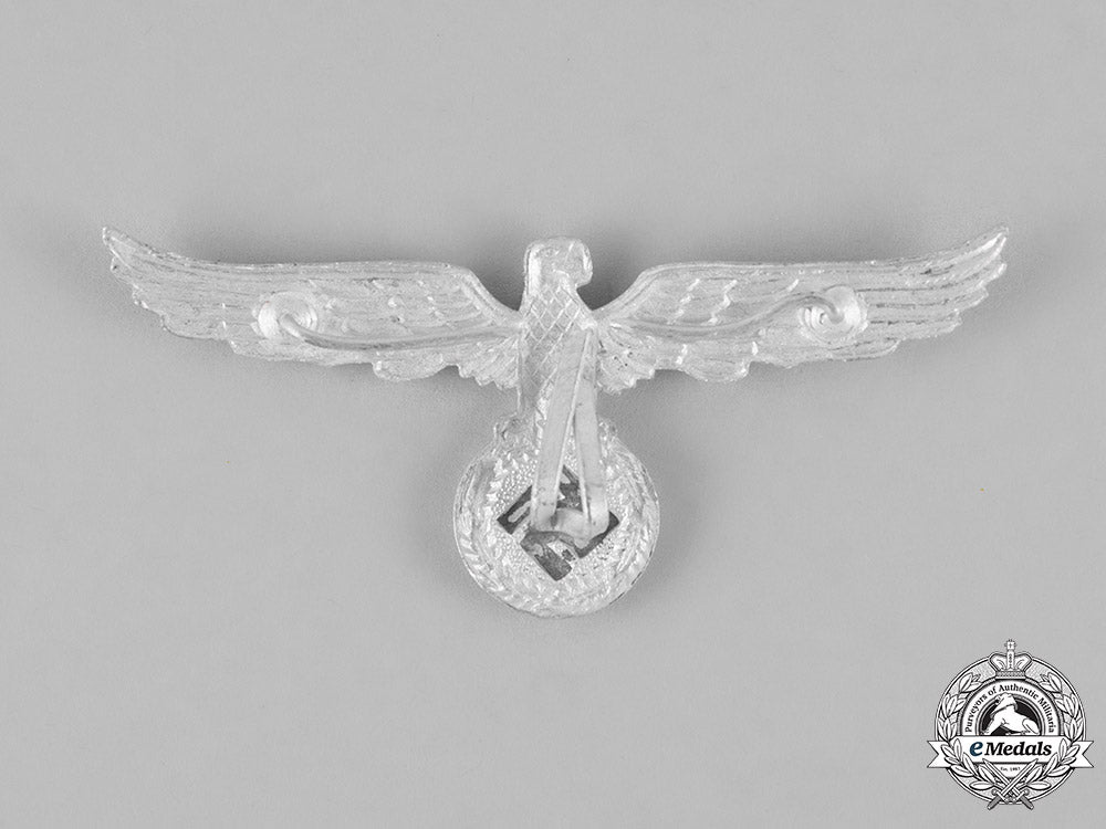 germany._a_two_pieces_of_insignia_c18-027206
